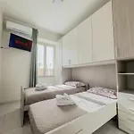 Casa Noemi Apartment *