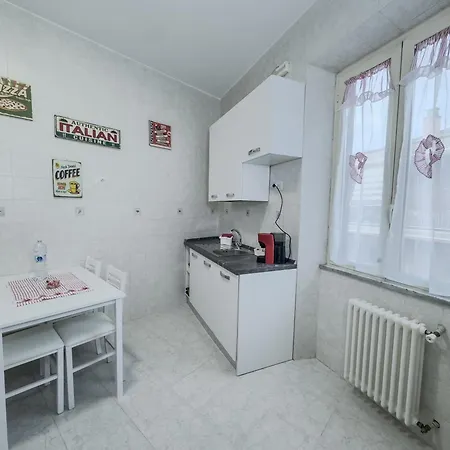 Casa Noemi Apartment *